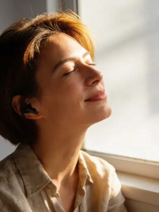 Earbuds Daydream: the preview still the AI Video app shows for this action